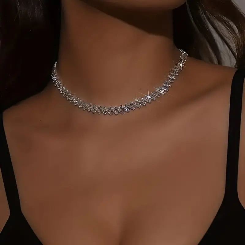 Alizza- Damen-Halskette mit Herzanhänger und Diamanten
